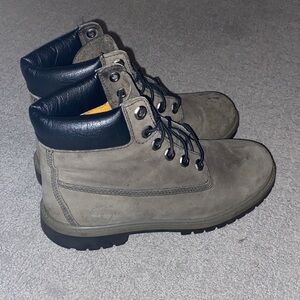 Timberland Kids Green/black boots size 5.5